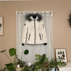 Nautica Women's White Puffer Jacket with Gray Fur Trim